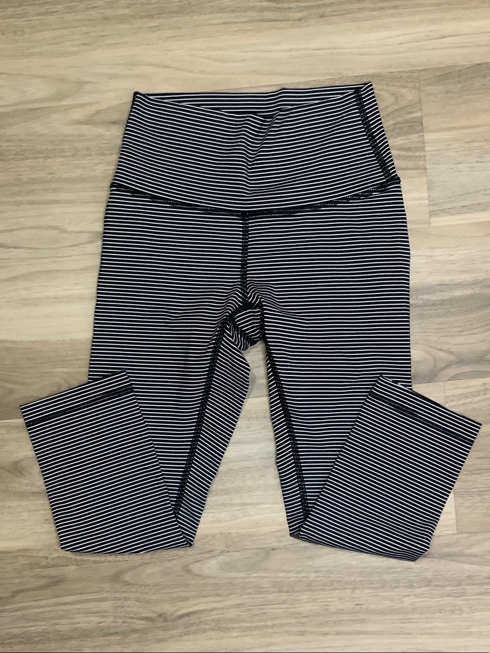 lululemon Wunder Under Crop HR Black and White Striped Leggings 21”